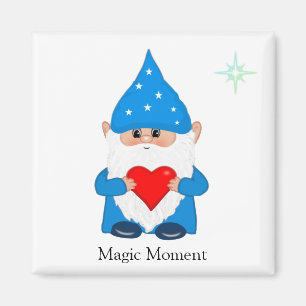 Aimant Cute gnome magique avec coeur sur fond blanc