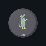 Aimant Cute Monster Personnalisé<br><div class="desc">Un design amusant de petit monstre sur un arrière - plan violet foncé. Modifiez ou supprimez le nom à personnaliser. Art original de Nic Squirrell.</div>