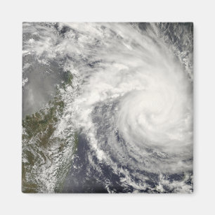 Aimant Cyclone tropical Ivan approchant le Madagascar