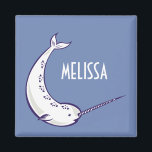 Aimant de frigo d'illustration Narwhal personnalis<br><div class="desc">Utilisez le champ Remplir le blanc pour ajouter facilement votre nom ou un message court à ce mignon aimant frigo avec l'illustration d'un narval contre un arrière - plan bleu denim. Il fait une grande faveur de fête ou un petit cadeau pour toute personne qui est un fan de narvals...</div>