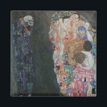 Aimant Décès et vie par Gustav Klimt Art Nouveau Vintage<br><div class="desc">Death and Life (1908) de Gustav Klimt est une peinture d'art vintage de l'époque victorienne Symbolisme qui présente deux parties distinctes, Life and Death. Sur la gauche, la mort est représentée par une faucheuse sombre classique au crâne moussant, recouverte d'une robe sombre ornée d'une croix religieuse. Sur la droite se...</div>