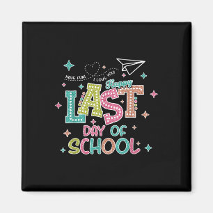 Aimant Dernier Jour De Graduation À L'École Nous Sortons