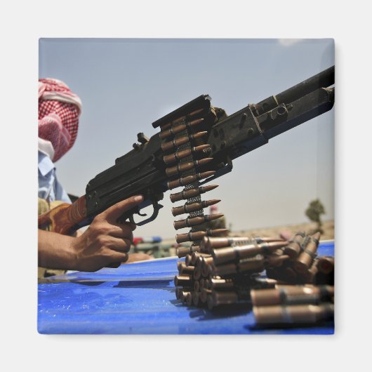 Aimant Des obus de 762 mm se trouvent sur le camion (Devant)