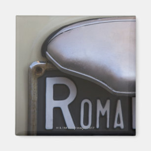 Aimant détail d'une plaque minéralogique de Roma sur un