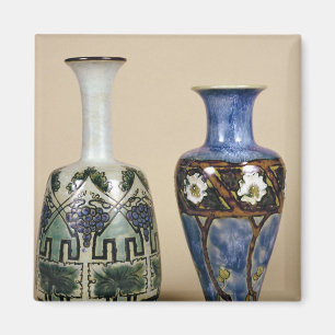Aimant Deux vases à Doulton par Eliza Simmance, c.1880
