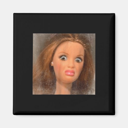 Aimant Drôle dégoûtant doll face mème (Devant)