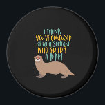 Aimant Drôle dessin de Otter confondu avec castor de barr<br><div class="desc">Je pense que vous m'avez confondu avec quelqu'un qui construit un barrage. C'est un castor. Marchandises amusantes pour ceux qui aiment la loutre de mer et d'autres animaux mignons, apprécient l'humour, le jeu de mots, les plaisanteries et les citations pleines d'esprit. Marchandises graphiques parfaites pour votre séjour zoo ou safari....</div>