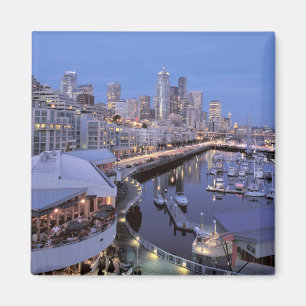 Aimant Dusk sur Bell Harbour à Seattle, Washington.