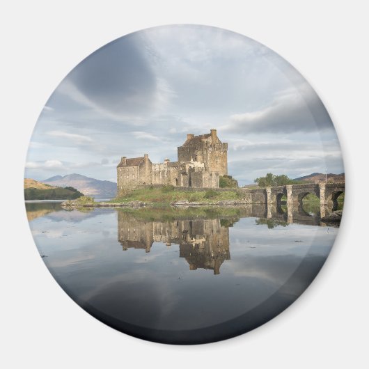 Aimant Eilean Donan Castle avec réflexion en Ecosse (Devant)