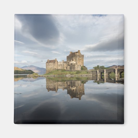 Aimant Eilean Donan Castle avec réflexion en Ecosse (Devant)