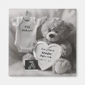 Aimant Elegant Black & White Pregnancy Announcement Gift (Devant)