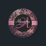 Aimant Élégant Monogramme floral noir rose<br><div class="desc">Un design noir dramatique motif floral superposé sur une toile de fond rose chatoyante où au centre se trouve un cercle noir où vous pouvez le personnaliser avec une lettre,  un logo et un nom.  Des ambiances chics et envoûtantes.  Une partie de la collection Stylish Black Floral Monogram.</div>