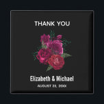 Aimant Élégant Rose Magenta Floral Bouquet Mariage<br><div class="desc">Un aimant de faveur avec une belle image d'un bouquet de magenta et de fleurs roses. Arrière - plan noir.</div>