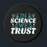 Aimant En Science, nous faisons confiance Citation - Ense<br><div class="desc">Dans Science We Trust citation. Mignonne, artistique, drôle de citation scientifique avec une touche religieuse. L'art possède un microscope et un équipement d'expérimentation de flacon pour professeur de sciences masculin ou féminin. > Utilisation pour l'appréciation des professeurs de sciences, de chimie, de biologie ou de physique geek, ou des enfants...</div>