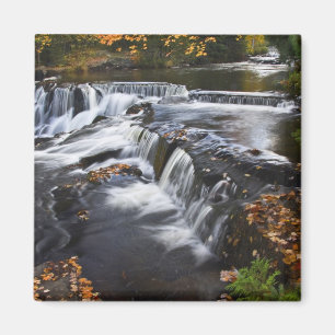 Aimant États-Unis, Michigan, Upper Peninsula. Bond Falls