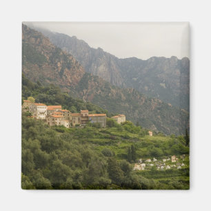 Aimant Europe, France, Corse, Ota. Ville d'Ota et
