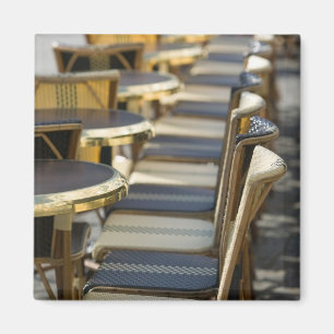 Aimant Europe, France, Paris, Beaubourg : Tables de café