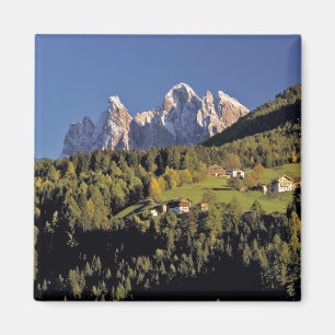 Aimant Europe, Italie, San Pietro. Le groupe Odle semble