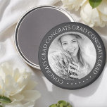 Aimant Félicats Grad Simple Moderne Photo personnalisée<br><div class="desc">Ce design simple et moderne est composé de typographie serif et d'ajouter une photo personnalisée.</div>