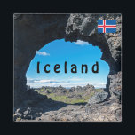 Aimant Fenêtre de lave à Dimmuborgir, région de Myvatn -<br><div class="desc">Fenêtre de lave à Dimmuborgir,  région de Myvatn - Islande. La zone de Dimmuborgir est composée de plusieurs grottes volcaniques et formations rocheuses,  qui rappellent une ancienne citadelle effondrée.</div>