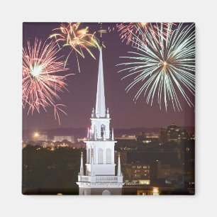 Aimant Feux d'artifice au-dessus de point de repère du