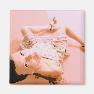 Aimant fille dans l'aimant rose