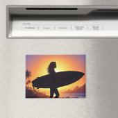 Aimant Fille surfeuse sur la plage (In Situ (Lave-vaisselle))