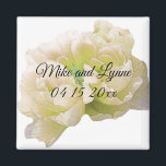Aimant floral Peony crème<br><div class="desc">De magnifiques pivoines couleur crème font de ce mariage enregistrer la date une façon élégante de partager votre journée spéciale!</div>