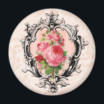 Aimant floral vintage<br><div class="desc">Bordure gravée de façon ornementale,  roses roses roses et arrière - plan damassé de pêche pâle.</div>