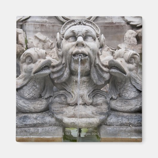 Aimant Fontana del Panthéon (1575), conçue par Giacomo (Devant)