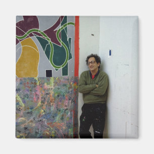 Aimant Frank Stella près d'un à lui travaille