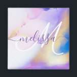 Aimant Glam Lilac Gold Abstrait Peinture Élégant Monogram<br><div class="desc">Personnalisez facilement ce style glamour abstrait couleur lilas peinture et faux or spray arrière - plan avec vos détails personnalisés.</div>