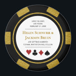 Aimant Gold Las Vegas Mariage Enregistrer La Date Poker C<br><div class="desc">Éblouissez vos invités en leur envoyant ces fabuleux Magnet Réservez la date de puces de poker en or,  noir,  blanc et rouge pour les placer sur leur réfrigérateur. Ils attendent avec impatience l'invitation officielle à ce mariage incontournable !</div>