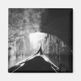 Aimant Gondola Sous Un Pont De Venise