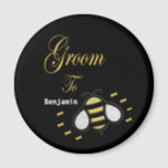 Aimant Groom To Be Bachelor Party Mariage Personnaliser<br><div class="desc">Groom To Be Bachelor Party Mariage Personnaliser Magnet a un plaisir Bee sur elle. Super et amusant pour la Groom To Be à utiliser tous les jours et comme cadeaux à la Bachelor Party. Personnalisez-le avec le Groom pour être nom.</div>