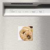 Aimant Gros plan de bagels assortis sur une assiette (In Situ (Lave-vaisselle))