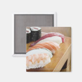 Aimant Gros plan de sushis sur une table (Recto/Verso)