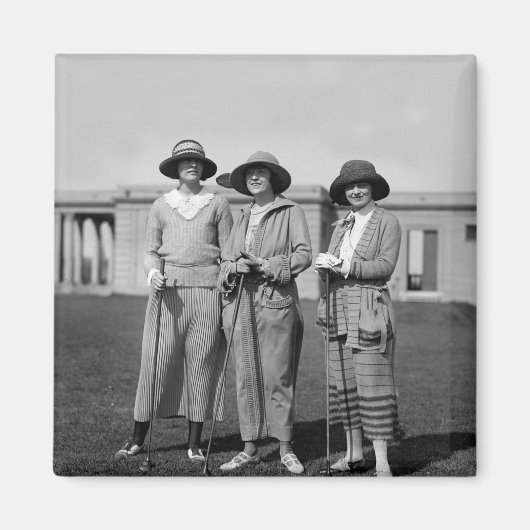 Aimant Hitting the Links in Style : 1923 (Devant)