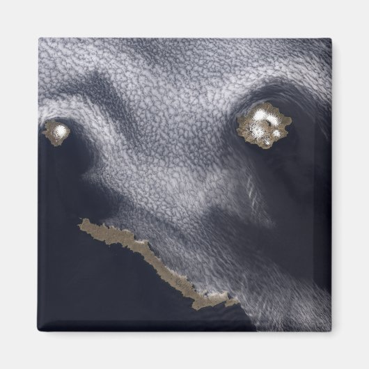 Aimant Image satellite de l'île de Semisopochnoi (Devant)