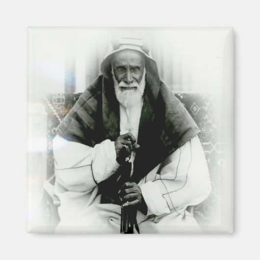 Aimant Isa Ibn Ali Al Khalifah (Devant)
