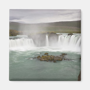Aimant Islande. Vue sur les chutes de Godafoss sur la