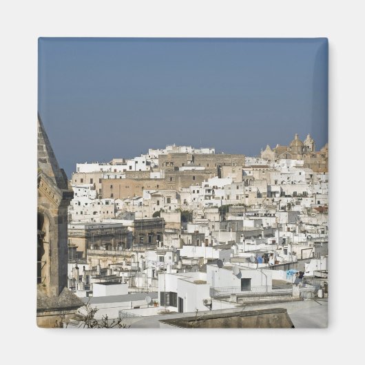 Aimant Italie, Ostuni, vue rapprochée de la vieille ville (Devant)