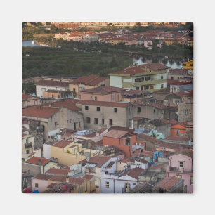 Aimant Italie, Sardaigne, Bosa. Vue de la ville depuis Ca