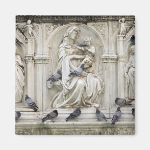 Aimant Italie, Toscane, Sienne. Statues et oiseaux sur