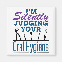 Je juge silencieusement l'hygiène buccodentaire