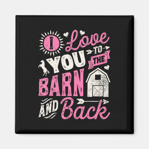 Aimant Je T'Aime À La Grange Et À L'Arrière Cheval Fille