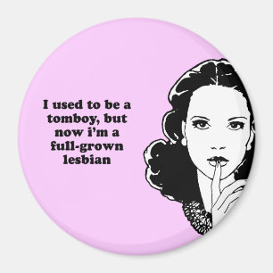 AIMANT J'ÉTAIS UN TOMBOY, MAIS MAINTENANT, UN LESB EN PLE