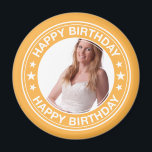 Aimant Joyeuse image d'anniversaire Cadre en Jaune<br><div class="desc">Cadre photo avec le texte joyeux anniversaire autour avec 3 étoiles en blanc sur un arrière - plan jaune ensoleillé.</div>