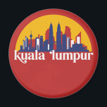 Aimant Kuala Lumpur Malaisie Rétro City Skyline Ville<br><div class="desc">Design urbain vintage et rétro avec une belle skyline, attraction touristique et art urbain. gratte-ciel Cool et silhouette de construction merchandises pour touristes et voyageurs. Parfait comme souvenir à rapporter à la maison lorsque vous voyagez dans le monde entier. Enregistrez la mémoire de votre voyage et de vos vacances en...</div>