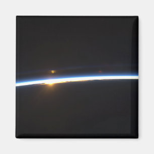 Aimant La fine ligne de l'atmosphère terrestre